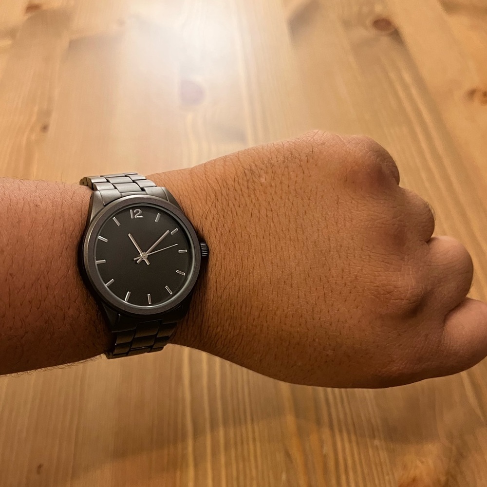 Watch - Picture 1 of 3